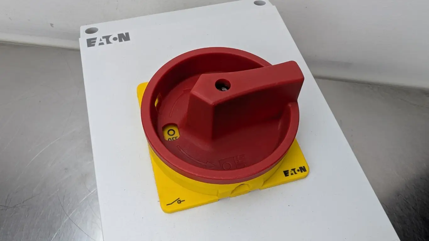Eaton T5B-4-15682/I4/SVB Rotary Main Switch Disconnect 207246 63A Red - Image 5