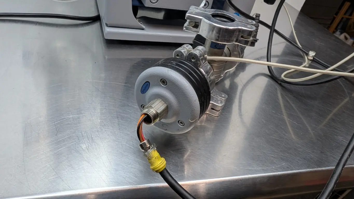 Vacuubrand PC 2004 VARIO Dry Chemistry Vacuum Pump CVC 2000 120VAC - Image 13