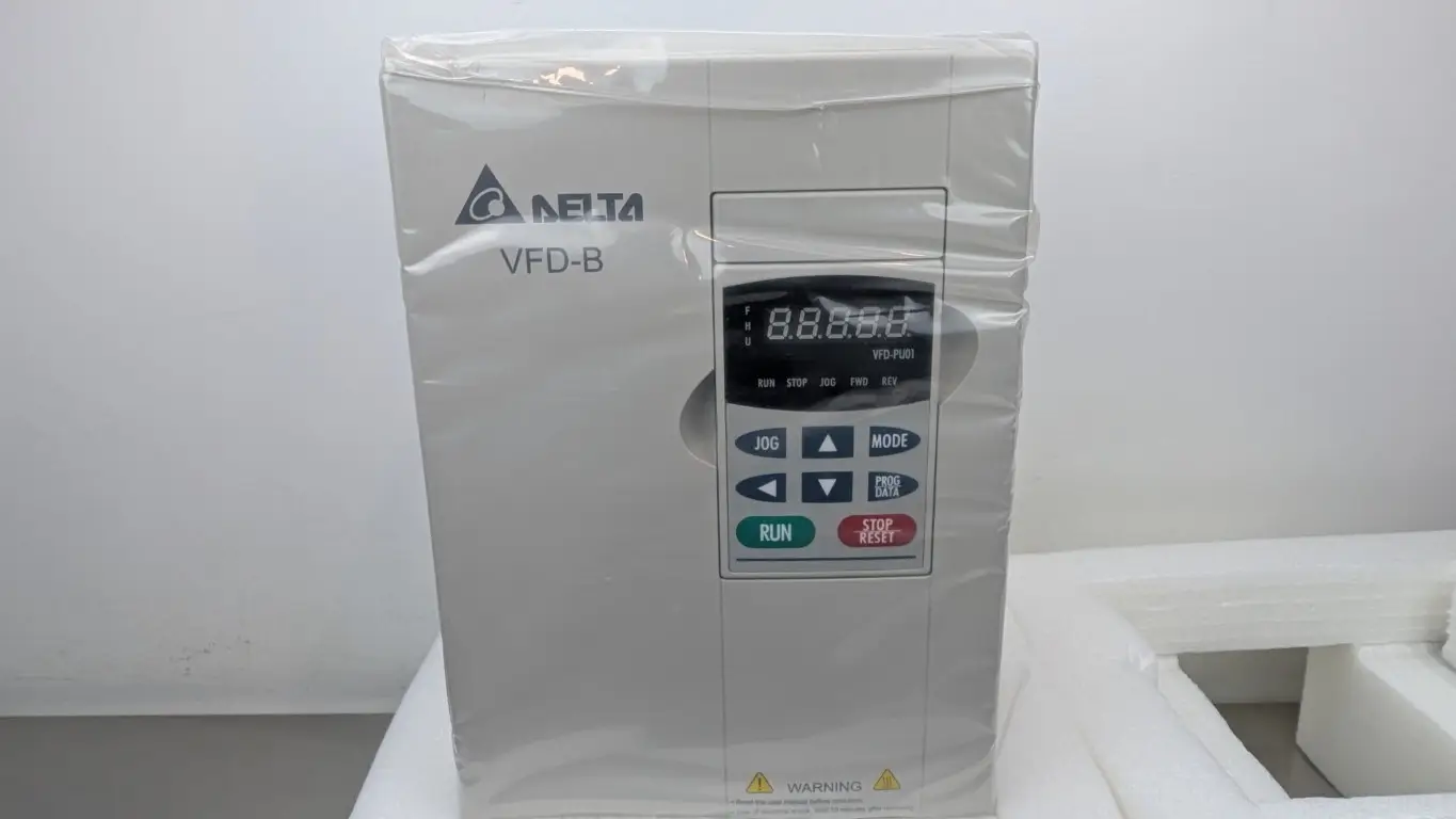 Delta VFD075B43A AC Drive VFD-B Rev 4.23 380-480VAC 19A to 0-480VAC 18A 0.1-400Hz 10 HP - Image 2