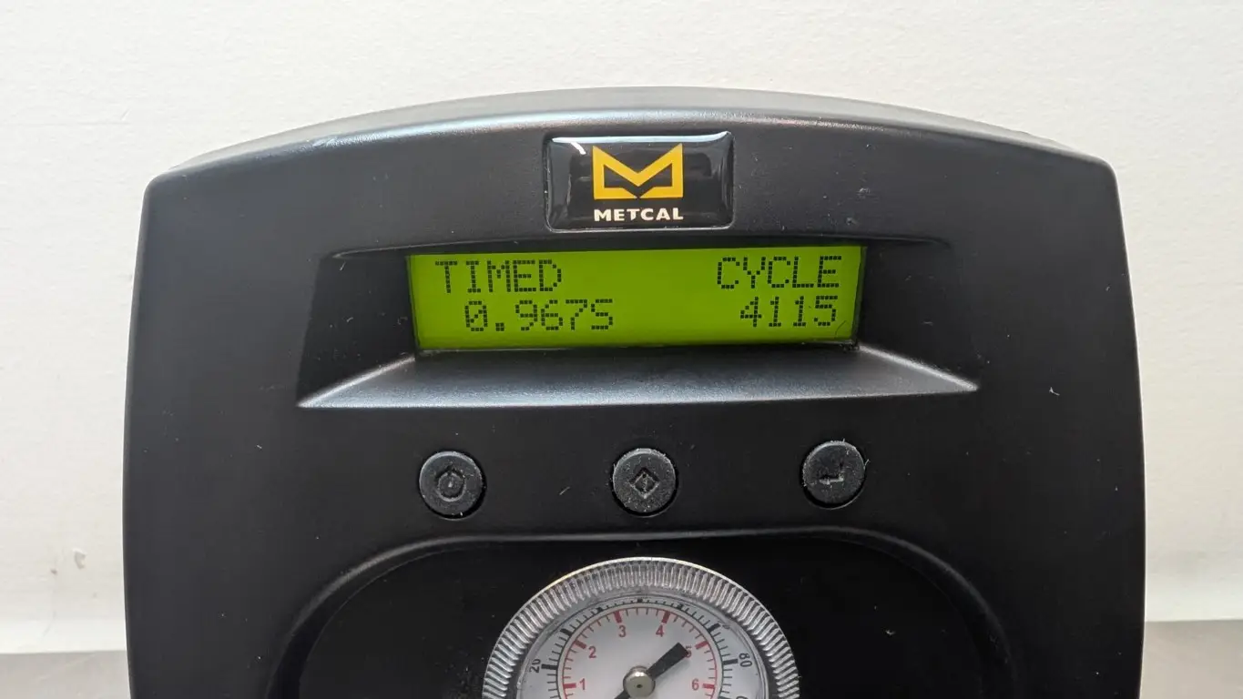 Metcal DX-250 Digital Dispenser Controller Power Supply Foot Pedal 24VDC/100-240VAC 10W Input 100 PSI - Image 2