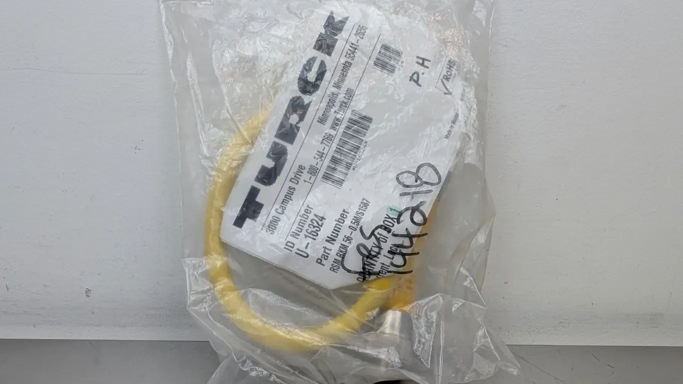 Turck RSM RKM 56-0.5M/S1587 Extension Cable Cordset U-16324 600V 10A 7/8″ Male 5-Pin 7/8″ Female 5-Pin 0.5m Yellow